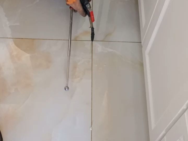 地上瓷砖空鼓用什么胶好(地面瓷砖空鼓怎么办?瓷砖空鼓补救方法)