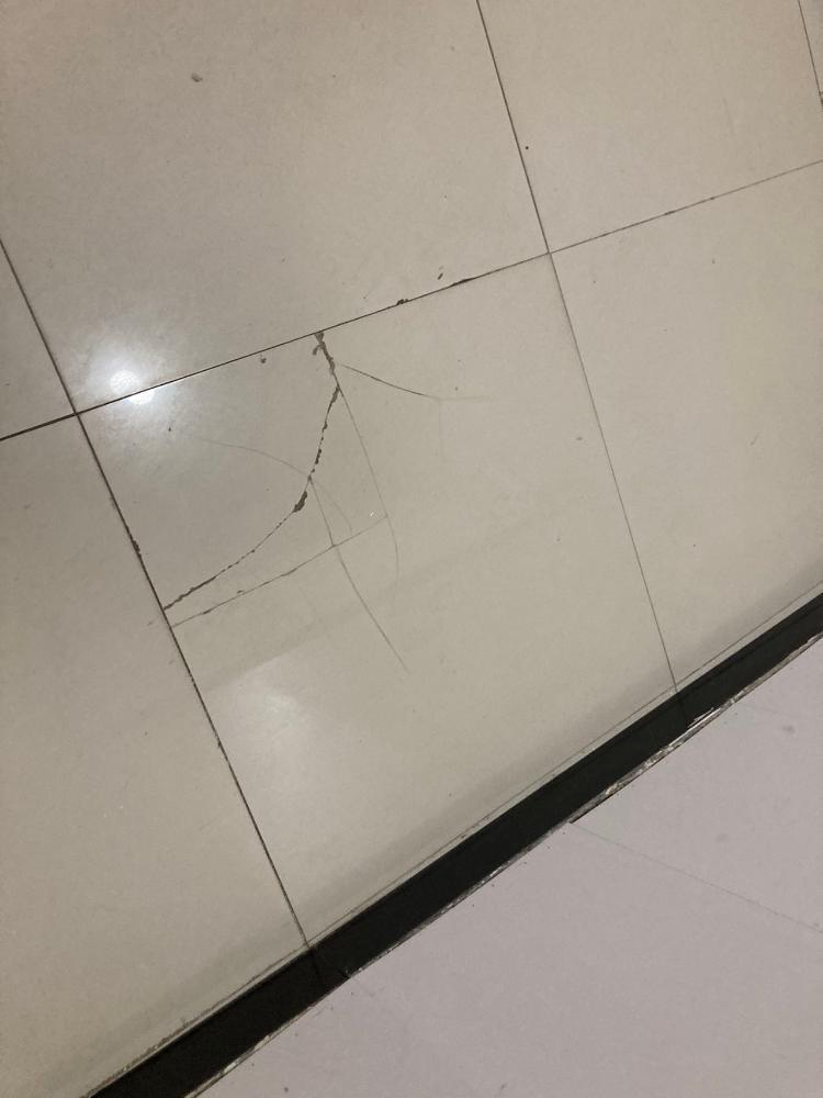 十几年的地砖突然鼓起来有什么预兆(十几年的地砖突然鼓起来有什么预兆没) 十几年的地砖突然鼓起来有什么预兆(十几年的地砖突然鼓起来有什么预兆没)